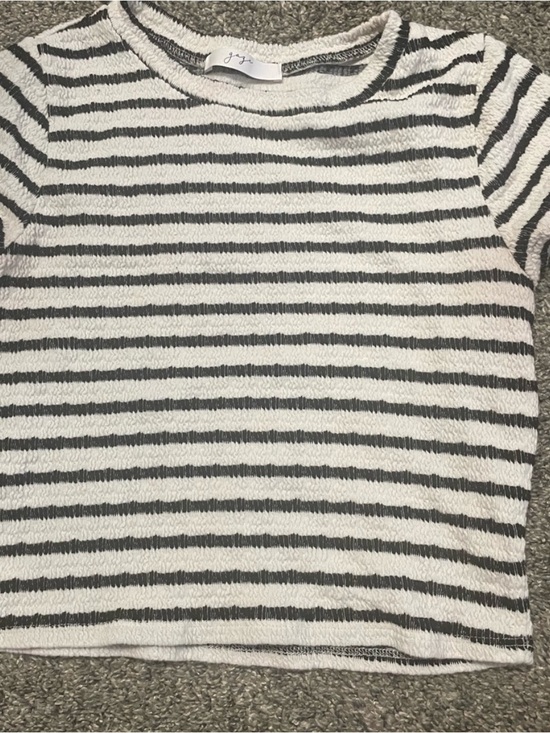 Tops - Striped Crop top - White and Black